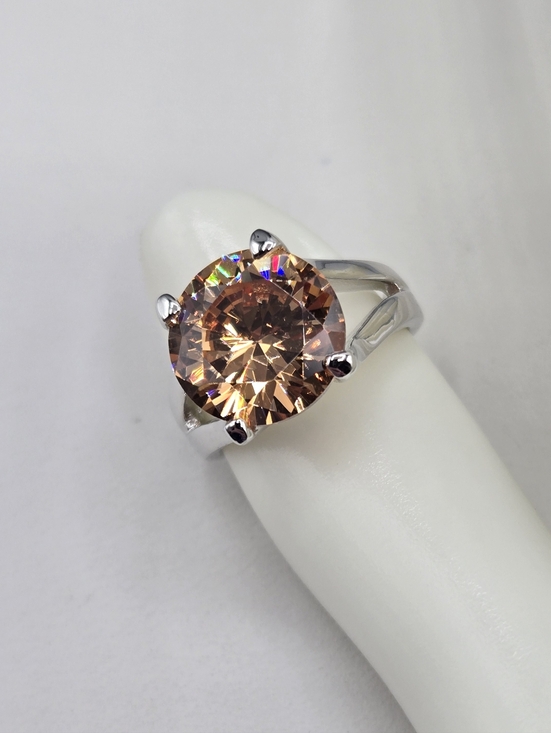 Swarovski Crystal Elements Silver Solitaire Ring Champagne Size 7 Prom Bridal - Picture 6 of 6